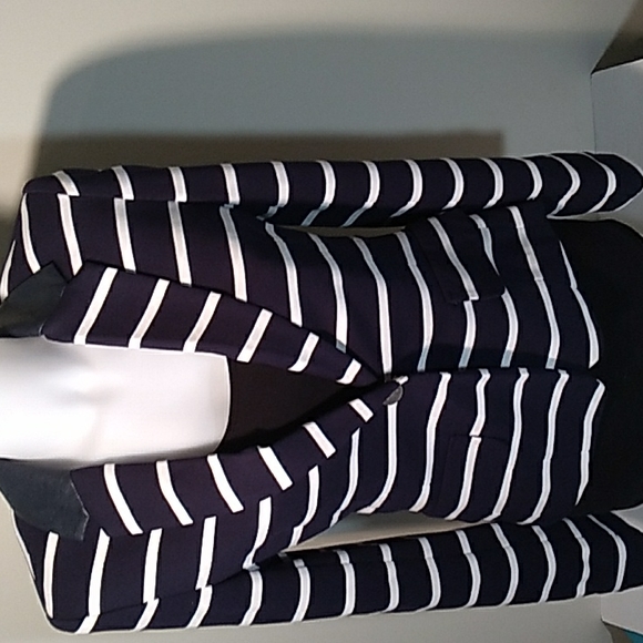 Sharp looking Navy White Blazer with Faux Leather Elbow Patchs and Collar - Picture 4 of 11